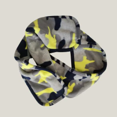 CONJUNTO - GYMBOREE - TALLE 2 A 4 AÑOS - SET X2 PIEZAS (GORRO Y BUFANDA) CAMUFLADO GRIS Y AMARILLO POLAR