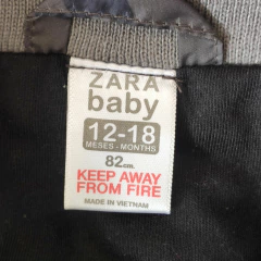 CAMPERA ROMPEVIENTOS - ZARA - TALLE 12 A 18 MESES - CAMUFLADO VERDE - PilchaGo