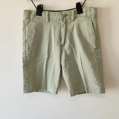 BERMUDA - CREWCUTS - TALLE 8 AÑOS - GABARDINA VERDE