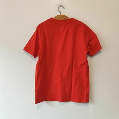 REMERA - TOMMY HILFIGER - TALLE 6 A 7 AÑOS - ROJO CON LEYENDA en internet