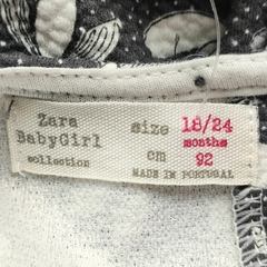 VESTIDO - ZARA - TALLE 18 A 24 MESES - GRIS CON PETALOS en internet