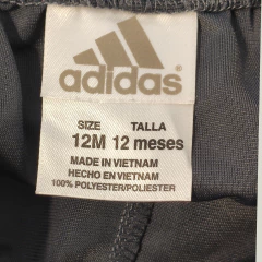 SHORT - ADIDAS - TALLE 12 MESES - GRIS Y VERDE - PilchaGo