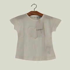 REMERA - ZARA - TALLE 9 A 12 MESES - BLANCO MOTIVO CORAZÓN en internet