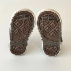 Imagen de ZAPATILLAS - CONVERSE - TALLE AR 19 - NEGRO MOTIVO TIBURONES