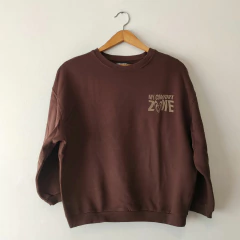 BUZO - COMO QUIERES - TALLE DE 10 A 12 AÑOS - MARRÓN CON LEYENDA EN LA ESPALDA MOTIVO CORAZONES - comprar online