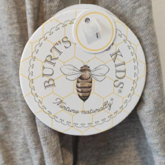 REMERA - BURT'S BEES - TALLE 7 AÑOS - MARRÓN - tienda online