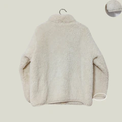 CAMPERA - UNIQLO - TALLE 5 AÑOS - PELUCHE CREMA - PilchaGo