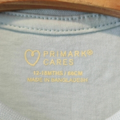 REMERA - PRIMARK - TALLE 12 A 18 MESES - CELESTE CON LEYENDA BELIEVE IN YOUR DREAMS - PilchaGo
