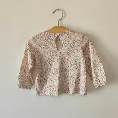 CONJUNTO - H&M - TALLE 6 A 9 MESES - SET X2 PIEZAS (REMERA ML MOTIVO FLORES Y JUMPER JEAN ) - comprar online