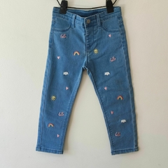 PANTALÓN JEAN - PRIMARK - TALLE 24 A 36 MESES - CELESTE MOTIVO VARIOS - comprar online