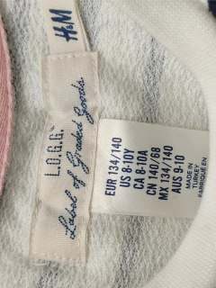 VESTIDO - H&M - TALLE 8 A 10 AÑOS - A RAYAS BLANCO MOTIVO FLOR CON CINTURÓN - PilchaGo