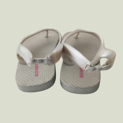 OJOTAS - OLD NAVY - TALLE AR 23,5 - PLATEADO - PilchaGo