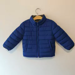 CAMPERA - GAP - TALLE 24 MESES - REVERSIBLE AZUL/CAMUFLADA en internet