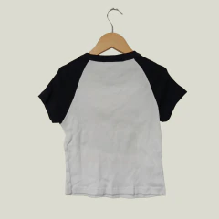REMERA - COMPLOT - TALLE 38 - NEGRO Y BLANCO CON LEYENDA - comprar online