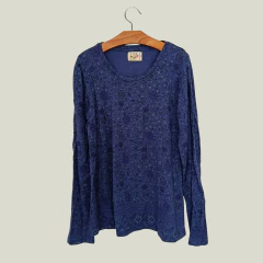 REMERA - UMBRALE - TALLE 8 AÑOS - AZUL Y VIOLETA FLOREADO