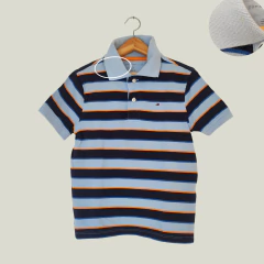 CHOMBA - TOMMY HILFIGER - TALLE 6 A 7 AÑOS - A RAYAS CELESTE, AZUL Y NARANJA - tienda online