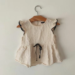 CONJUNTO - LITTLE AKIABARA - TALLE 18 MESES - REMERA MC Y SHORT A LUNARES CREMA en internet