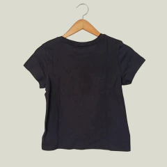 REMERA - OLD NAVY - TALLE 10 AÑOS - NEGRO MOTIVO VARIOS en internet