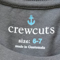 REMERA - CREWCUTS - TALLE 6 A 7 AÑOS - GRIS TOPO - PilchaGo