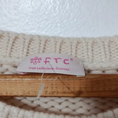 BUZO - FRC - TALLE S - TEJIDO MANTECA - PilchaGo
