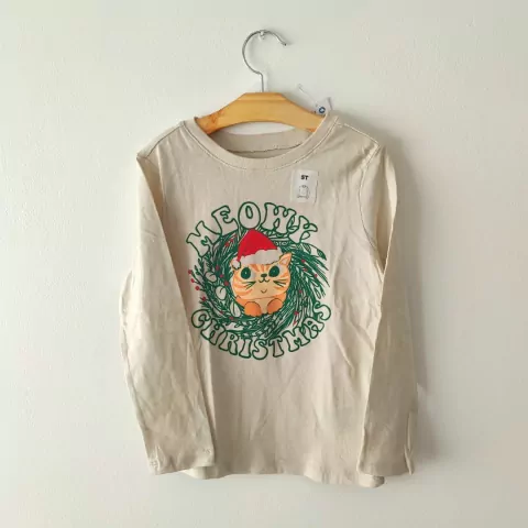 REMERA - OLD NAVY - TALLE 5 AÑOS - BEIGE MOTIVO GATITO