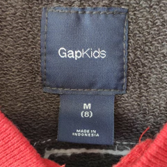 CAMPERA - GAP - TALLE 8 AÑOS - GRIS Y ROJO - PilchaGo
