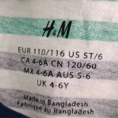 REMERA - H&M - TALLE 4 AÑOS - BLANCO A RAYAS VERDE Y AZUL en internet