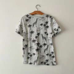 REMERA - H&M - TALLE 6 A 8 AÑOS - GRIS MOTIVO VARIOS en internet