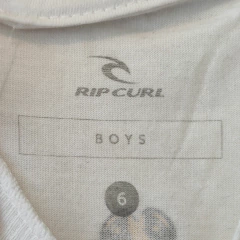 Imagen de REMERA - RIP CURL - TALLE 6 AÑOS - BLANCO CON LEYENDA EN LA ESPALDA