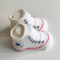MEDIAS - CONVERSE - TALLE 0 A 3 MESES - BOTITAS X2 UNIDADES (NEGRO Y BLANCO) - tienda online