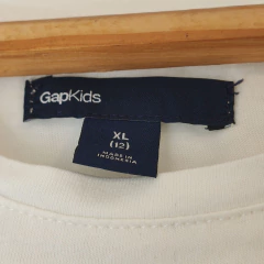 REMERA - GAP - TALLE 12 AÑOS - BLANCO MOTIVO AUTO - PilchaGo