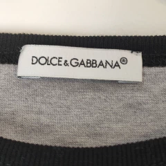 REMERA - DOLCE GABBANA - TALLE 11 A 12 AÑOS - GRIS MOTIVO CORONA - PilchaGo