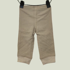 Imagen de CONJUNTO - CARTER'S - TALLE 9 MESES - SET X3 (REMERA ML, PANTALÓN PL Y GORRITO) A RAYAS MARRÓN