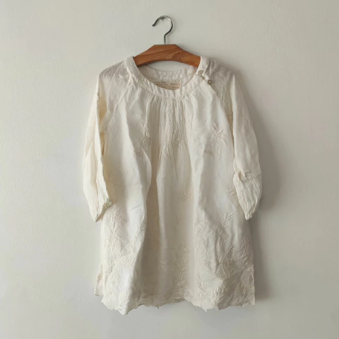 BLUSA - ZARA - TALLE 3 A 4 AÑOS - BLANCO MOTIVO FLORES - comprar online