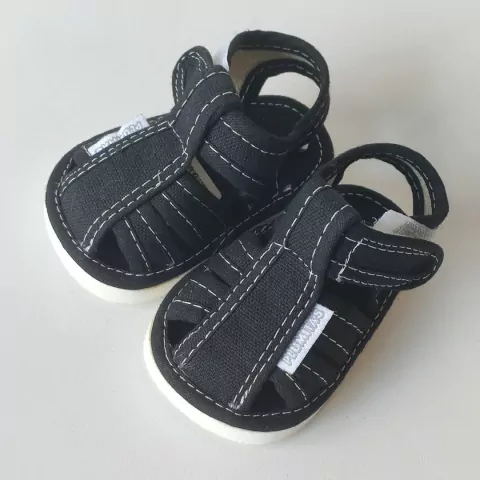 SANDALIAS - PLUMITAS - TALLE AR 15 - NEGRAS