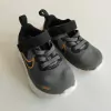 ZAPATILLAS - NIKE - TALLE AR 20 - GRIS