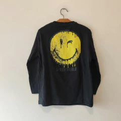 REMERA - ZARA - TALLE 6 AÑOS - NEGRO CON LEYENDA en internet