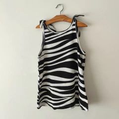 MUSCULOSA - GRISINO - TALLE 10 AÑOS - A RAYAS BLANCO Y NEGRO en internet