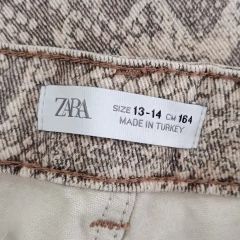 PANTALÓN JEAN - ZARA - TALLE 13 AÑOS - BEIGE MOTIVO VARIOS en internet