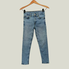 PANTALÓN JEAN - ZARA - TALLE 10 AÑOS - CELESTE