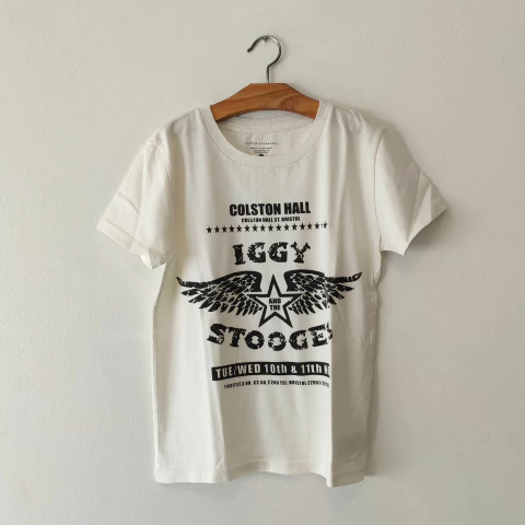 REMERA - LITTLE AKIABARA - TALLE 8 AÑOS - BLANCO CON LEYENDA - comprar online