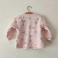 SAQUITO - MIMO - TALLE 9 A 12 MESES - POLAR ROSA MOTIVO FLORES en internet