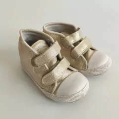 ZAPATILLAS - MINIMIMO - TALLE AR 20 - DORADO