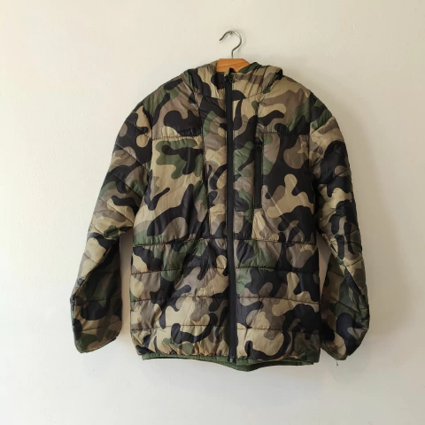 CAMPERA ABRIGO - ZARA - TALLE 8 AÑOS - CAMUFLADO VERDE - comprar online