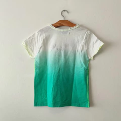 REMERA - ZARA - TALLE 5 AÑOS - BLANCO Y VERDE MOTIVO VARIOS en internet