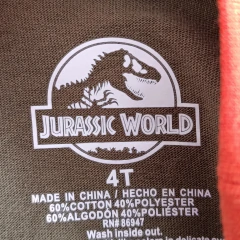 REMERA - JURASSIC WORLD - TALLE 4 AÑOS - VERDE MOTIVO DINO en internet