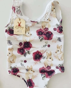Malla conejito con flores