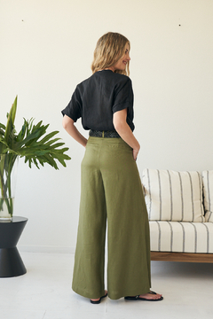 PANTALON MALIBU LARGO LINO VERDE MILITAR - comprar online