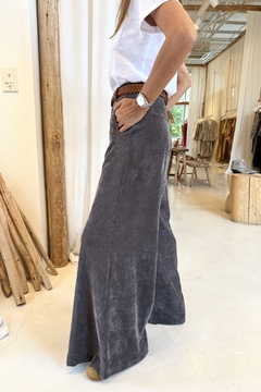 PANTALON MALIBU CORDEROY FW25 GRIS - brenda shedden