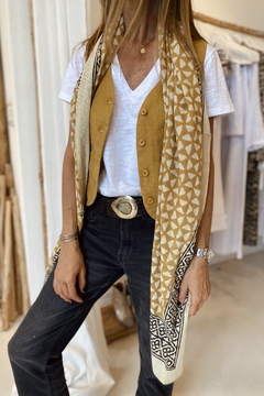 REMERA TOMMY BLANCO - brenda shedden